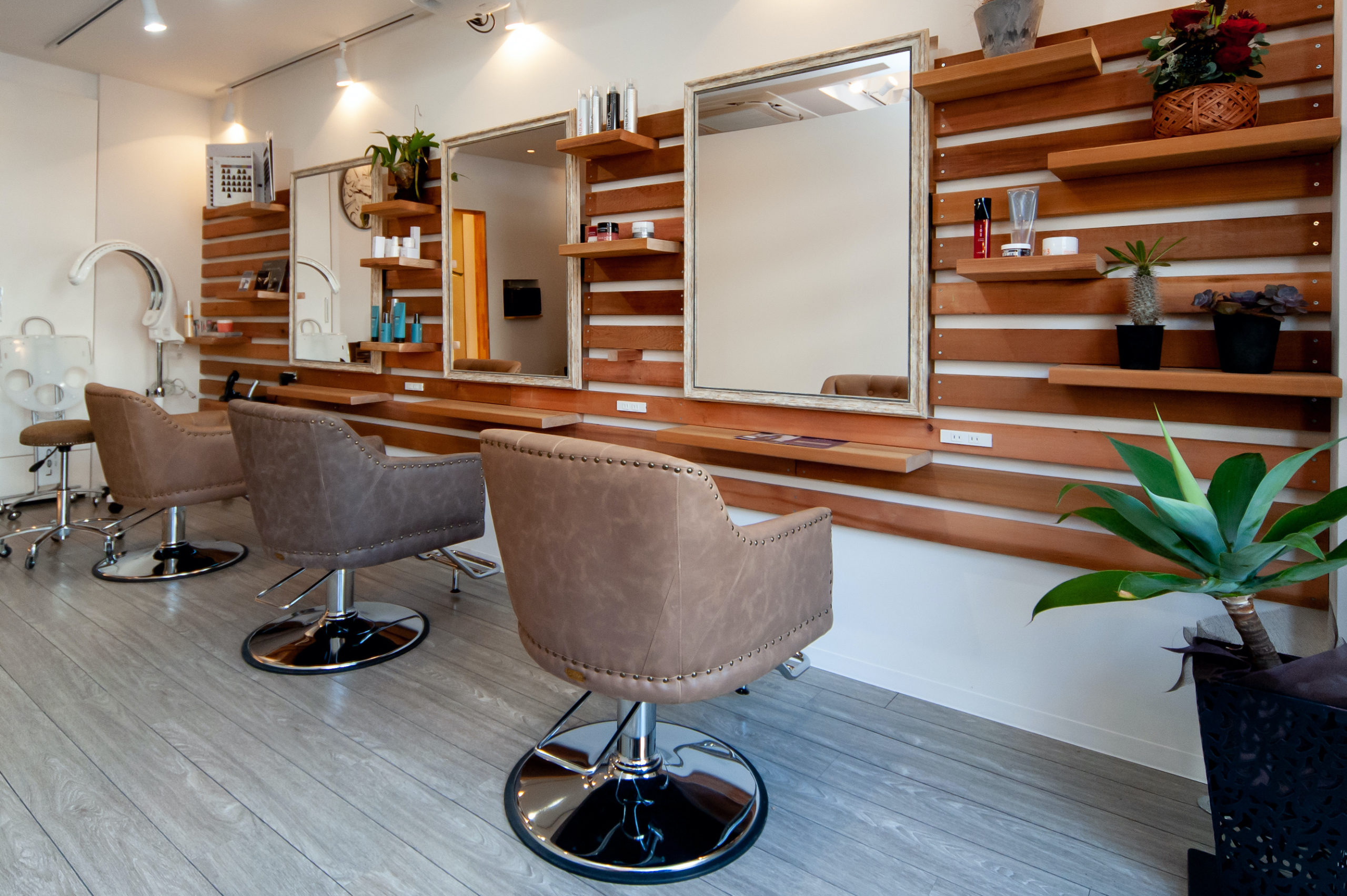 奥行きのある美容室